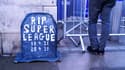 "RIP Super League" aux abords de Stamford Bridge, à Londres le 5 mai 2021