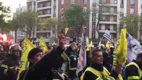Grève des pompiers professionnels à Paris - Témoins BFMTV