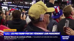 Les pro-Trump portent un pansement sur l'oreille droite en soutien à l'ancien président, victime d'une tentative d'assassinat le 14 juillet 