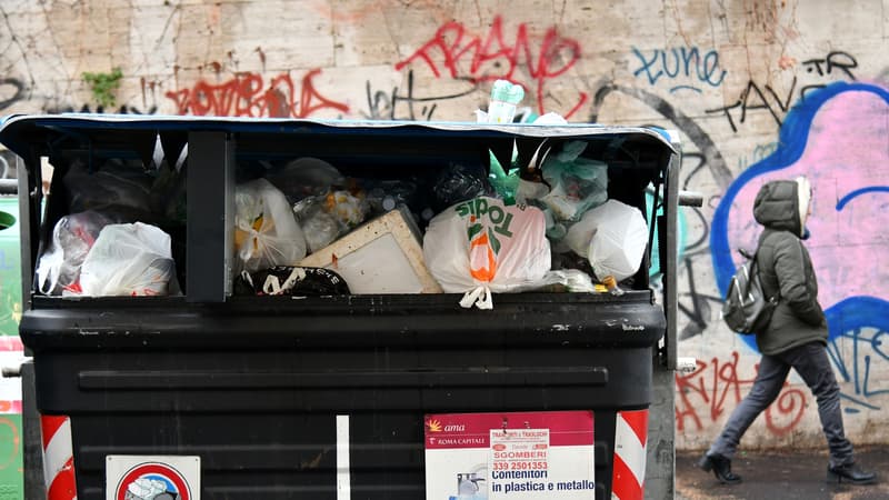 Un conteneur de poubelle (photo d'illustration)