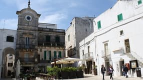 Le maire de Cisternino, Donato Baccaro, est ravi de l'aubaine que représente la prophétie des Mayas sur la fin du monde pour sa ville.