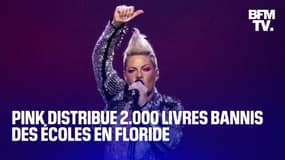 En concert en Floride, Pink distribue 2.000 livres bannis des écoles de cet État conservateur