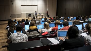 Un cours à l'université (illustration).