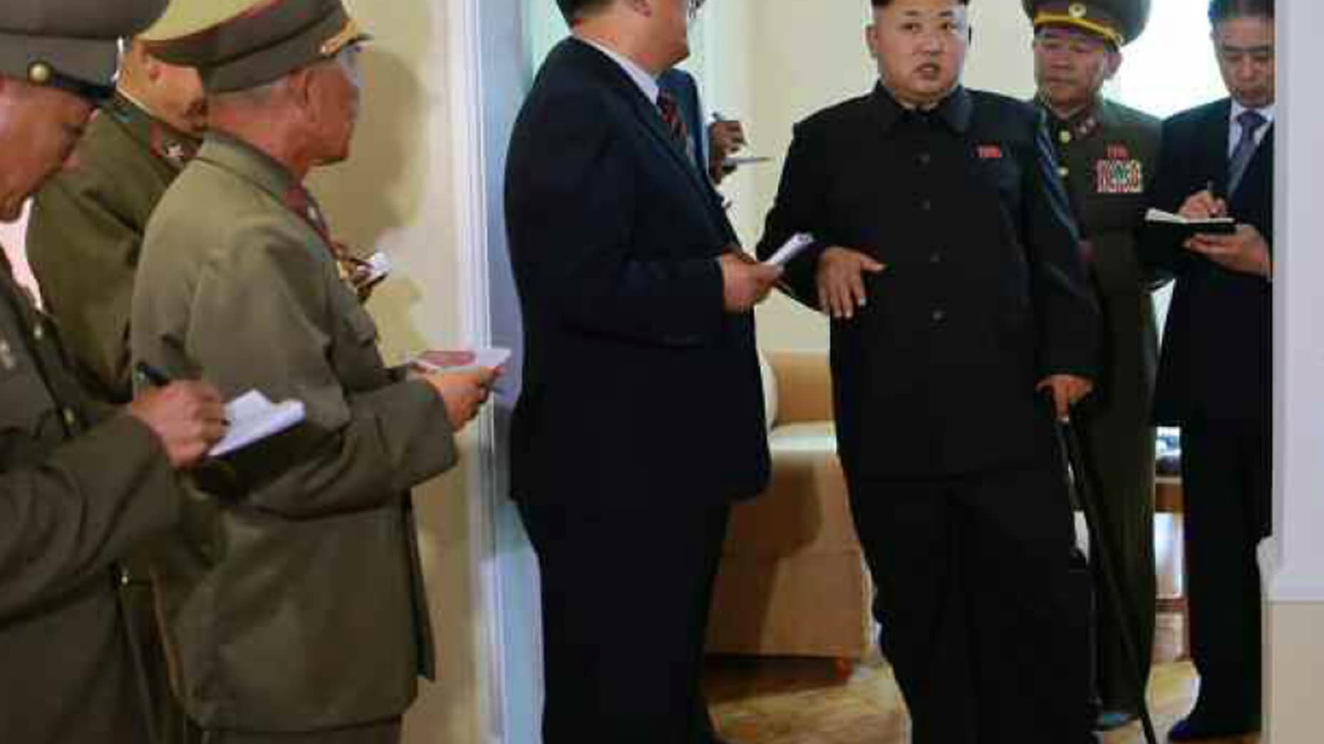Kim Jong-un a fait sa première apparition publique depuis plus d'un mois, le 14 octobre 2014, selon les médias nord-coréens. 