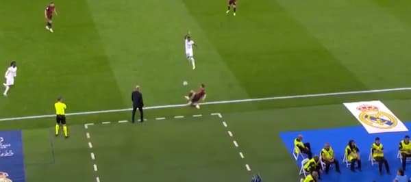 Real-City: Bernardo Silva se jette pour sauver la touche Real-City: Bernardo Silva se jette pour sauver la touche