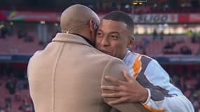L'accolade entre Kylian Mbappé et Thierry avant Arsenal-Real Madrid en Ligue des champions, le 8 avril 2025