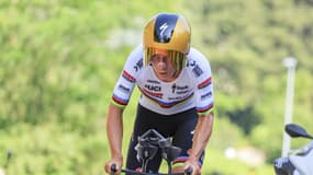 R. Evenepoel