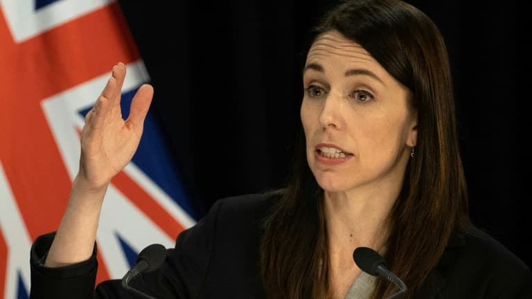 La Première ministre néo-zélandaise Jacinda Ardern donne une conférence de presse à Auckland (Nouvelle-Zélande) le 12 août 2020