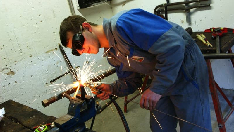 Selon le Conseil national de l'industrie, 70% des apprentis trouvent un emploi dans les sept mois suivant leur formation.