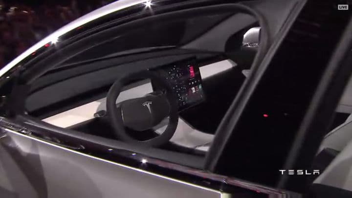 L'intérieur du prototype présenté le 31 mars 2016