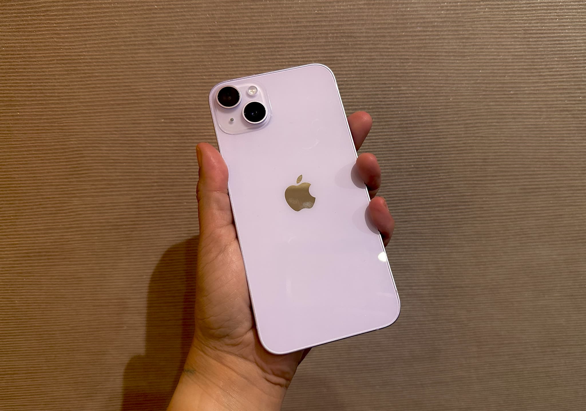 Test de l'iPhone 14 Plus : écran, autonomie et prix, Apple voit vraiment  grand