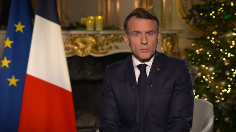 "C'est indispensable": Emmanuel Macron demande au gouvernement et au Parlement de "bâtir des accords" pour "doter la Nation d'un budget"