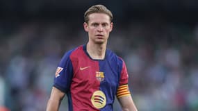 Frenkie De Jong avec le brassard de capitaine du Barça, le 7 décembre 2024