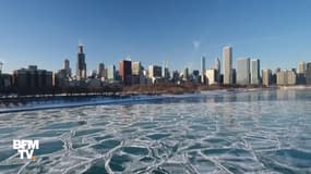 Un drone filme le lac Michigan gelé aux abords de Chicago