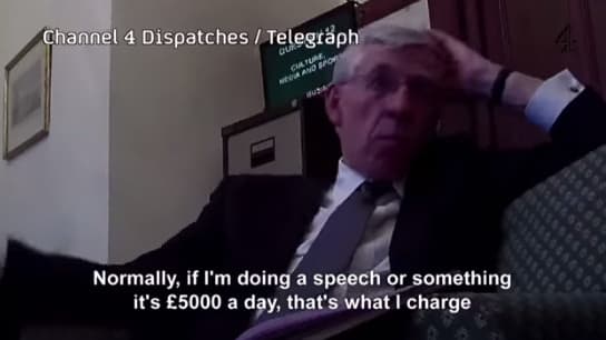 Le député du Labour, Jack Straw, est tombé dans le piège que lui ont tendu des journalistes, qui le filmaient en caméra cachée.