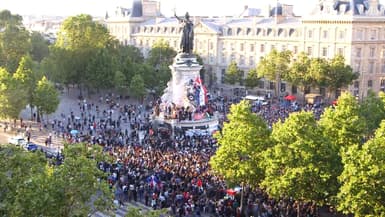 Un rassemblement place de la République à Paris, le 7 juillet 2024.