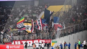 Le parcage visiteurs investi par les supporters parisiens à Toulouse, le 19 août 2023