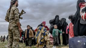 Une dizaine d'enfants orphelins qui se trouvaient dans des campas kurdes ont été remis à la France.