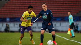 Nikola Volic (à droite) avec le maillot de Rumilly