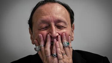 Alain Némarq a pris les commandes de Mauboussin en 2002 et détenait jusqu'ici 15,7% du capital du joaillier. En mars, il avait annoncé être entré en négociations exclusives avec la holding contrôlant la maison pour lui racheter l'intégralité de ses parts.