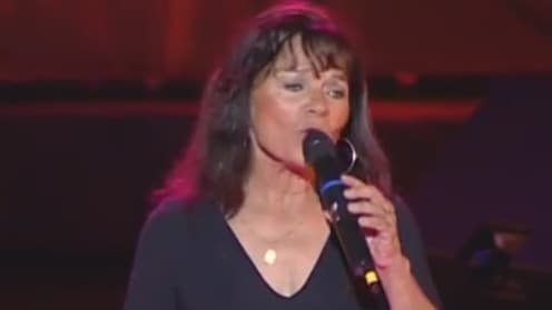 La sénatrice UMP de la Réunion, Jacqueline Farreyrol, va se consacrer à la chanson.
