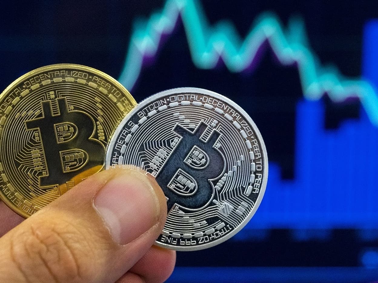 Il transfère 6 milliards de dollars de bitcoins... pour 3 dollars de frais  sur la blockchain