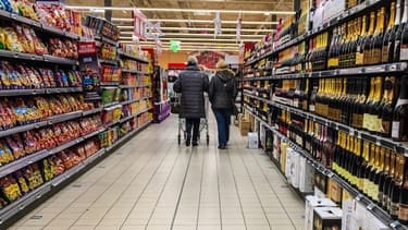 Dans le rayon d'un hypermarché - Illustration