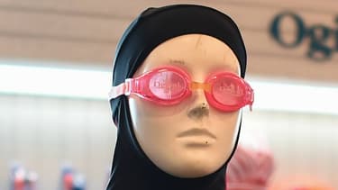 Un modèle de burkini sur un mannequin en août 2016.