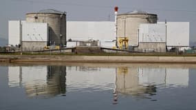 La centrale nucléaire de Fessenheim, dans le Haut-Rhin, dont la fermeture est prévue. Selon une étude publiée par Greenpeace, la France devrait fermer neuf autres réacteurs d'ici 2017 pour atteindre l'objectif de réduction à 50% de la part du nucléaire da