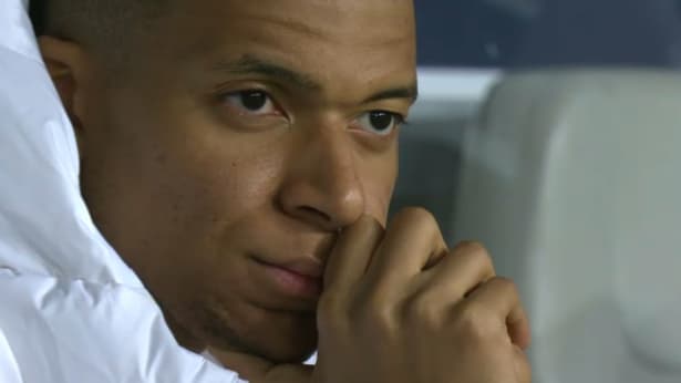 Kylian Mbappé sur le banc Kylian Mbappé sur le banc