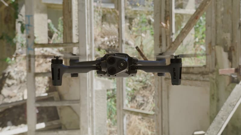 La Direction générale de l'armement (DGA) a passé une première commande de 300 micro-drones à la société française Parrot