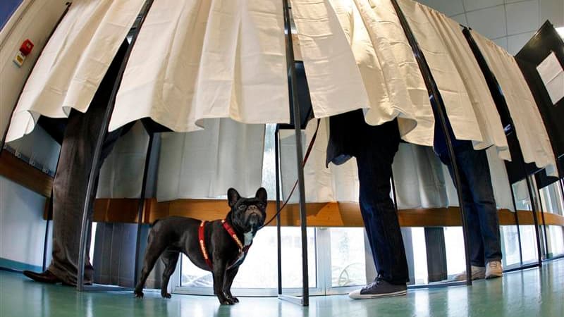 Le taux de participation s'établissait à 28,29 % à midi dimanche en France métropolitaine au premier tour de l'élection présidentielle, contre 31,21 % à la même heure au premier tour de l'élection de 2007, a annoncé le ministère de l'Intérieur. /Photo pri