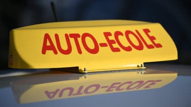 Un décret a entrainé la fermeture des auto-écoles à peine rouvertes le 11 mai. Le calendrier de la reprise semble très incertain.