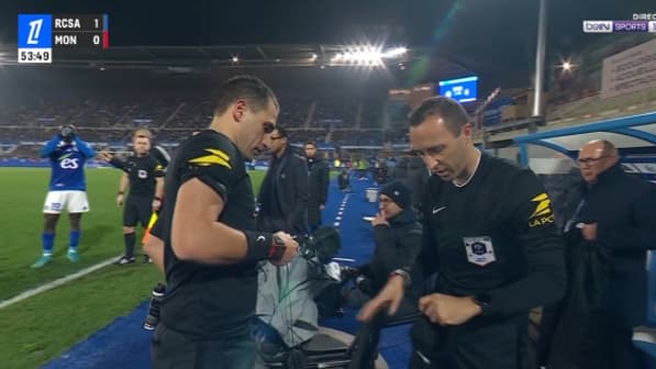 Bastien Dechepy cède sa place à Benjamin Lepaysant lors de Strasbourg-Monaco, le 9 novembre 2024.