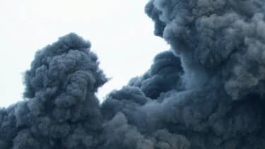 Le feu a été provoqué par l'explosion mercredi d'une citerne de combustible d'une capacité de 144.000 barils dans cette usine de Puerto Sandino