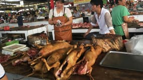 Des vendeurs de viande de chien à Yulin, en Chine, le 21 juin 2017  (ILLUSTRATION)