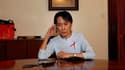Dans un entretien accordé à Reuters, Aung San Suu Kyi se dit disposée à travailler avec la junte militaire birmane qui l'a privée de sa liberté pendant 15 ans avant de la libérer il y a une semaine. /Photo prise le 19 novembre 2010/REUTERS/Soe Zeya Tun