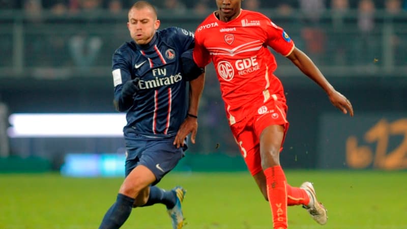 Isimat-Mirin en duel avec le Parisien Jérémy Ménez