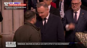 Réouverture de Notre-Dame: le public assis dans la cathédrale applaudit l'arrivée de Volodymyr Zelensky