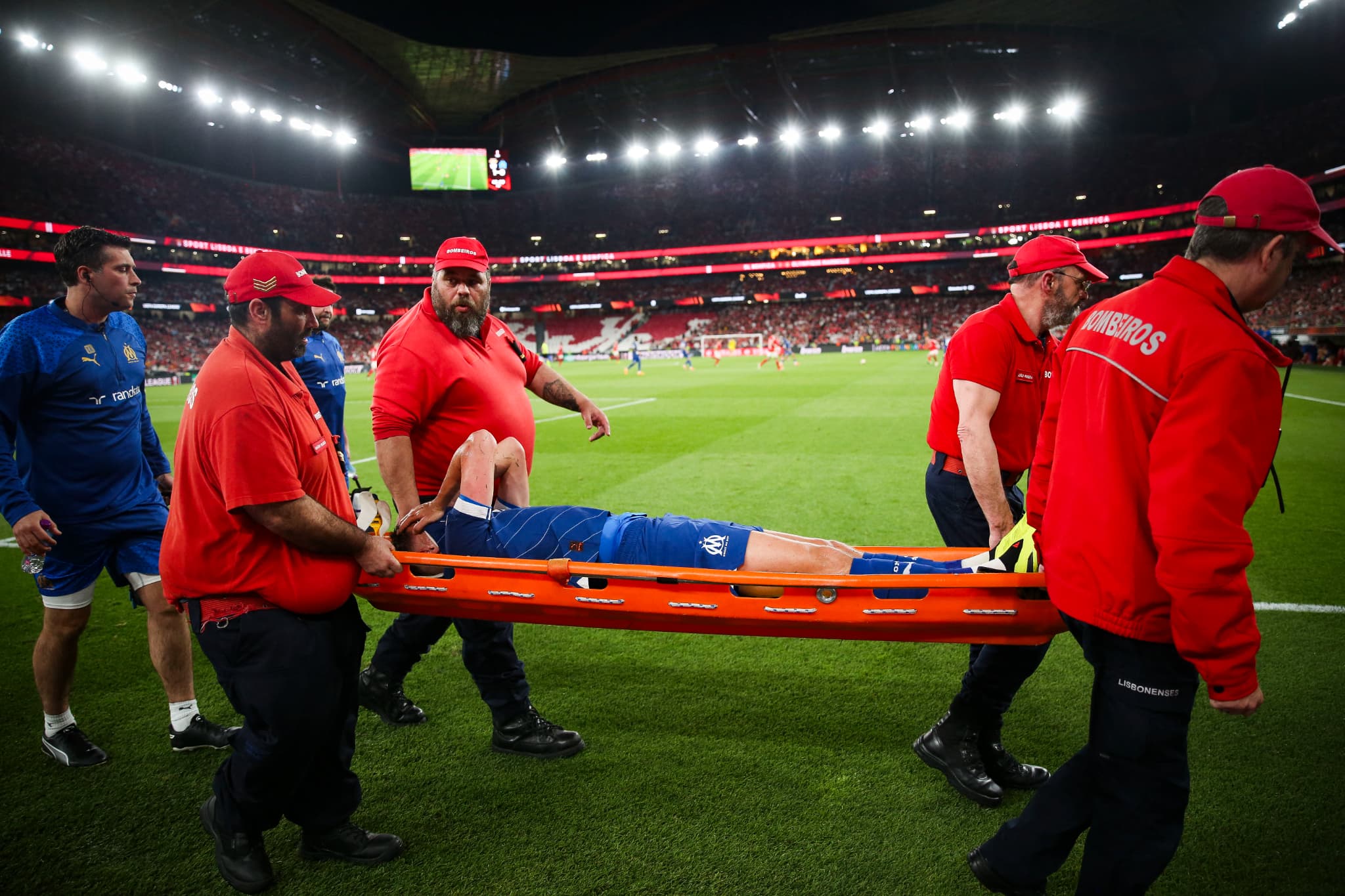 Quentin Merlin sort sur blessure lors de Benfica-OM le 11/04/2024