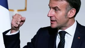 Emmanuel Macron devant les ambassadeurs français réunis à l'Elysée le 8 janvier 2026