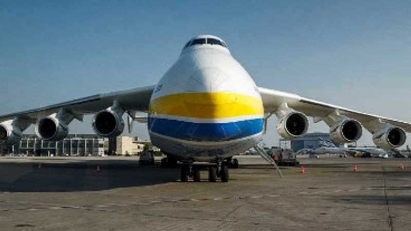 Richard Branson en Ukraine pour aider à reconstruire l'Antonov An-225 Mriya
