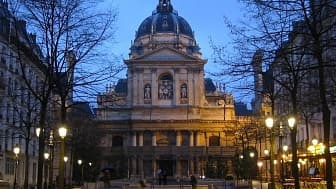Paris récompensée pour la qualité des ses études, mais pas pour le logement