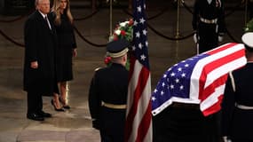 Donald et Melania Trump se recueillent devant le cercueil de Jimmy Carter, le 8 janvier 2025