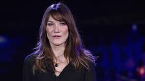 Carla Bruni-Sarkozy lors de l'événement "Unis pour l'Ukraine" le 8 mars 2022 à Paris 