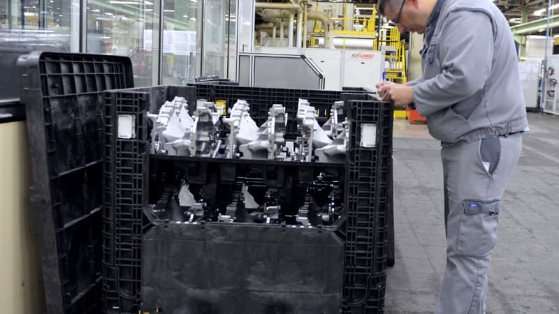 Actuellement, 300 salariés sur les quelque 1.200 que compte l'usine travaillent dans à la production de composants et de sous-ensembles mécaniques, les autres étant au chômage technique.