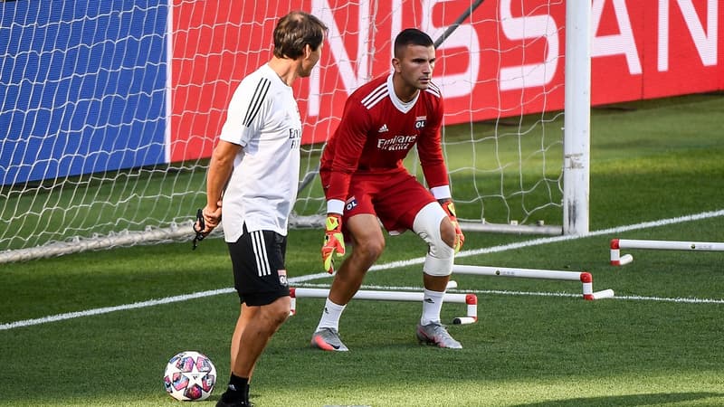 Anthony Lopes s'entraîne sous les yeux de Rudi Garcia