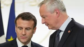 Le président Emmanuel Macron (G) et son ministre des Finances Bruno Le Maire (D).