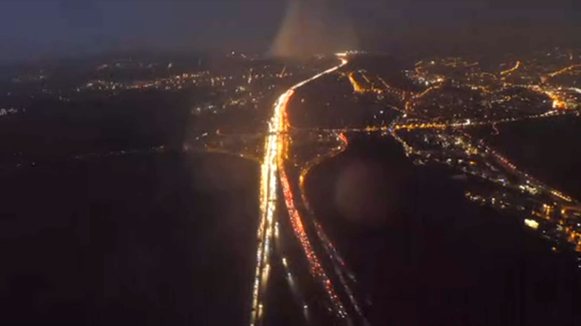 Les bouchons de région parisienne vus du ciel, lundi 9 décembre 2019 au matin. Les bouchons de région parisienne vus du ciel, lundi 9 décembre 2019 au matin.