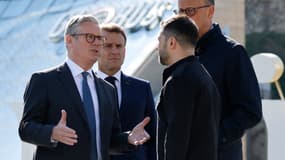 Emmanuel Macron, Keir Starmer, Friedrich Merz et Volodymyr Zelensky à Kiev, le 10 mai 2025. 